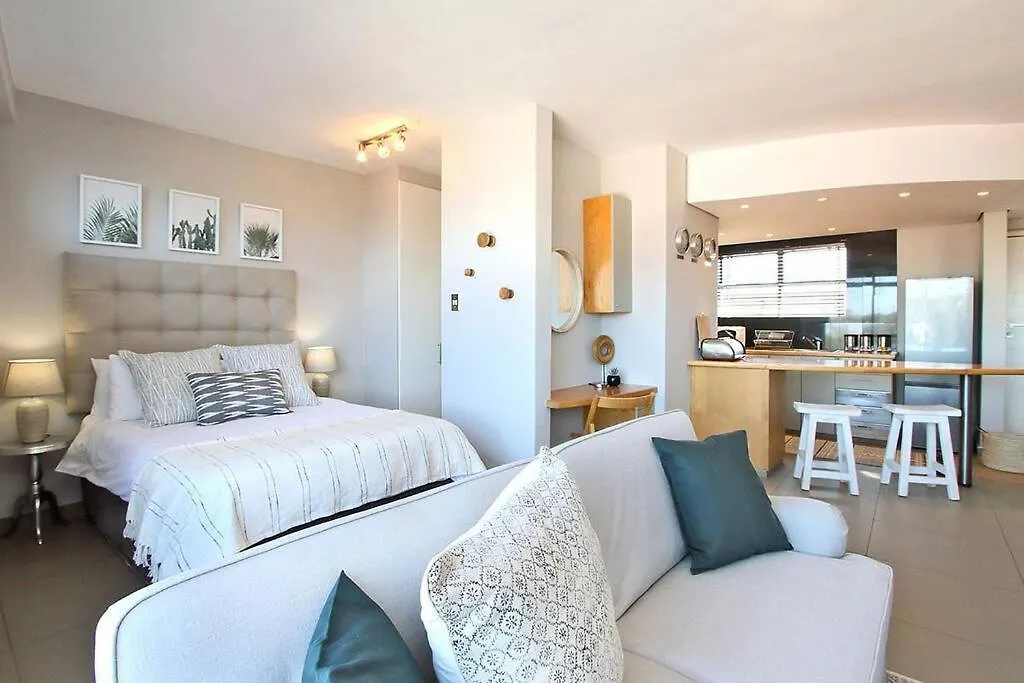 Apartment Morakani Studio 503 In Green Point. Cape Town