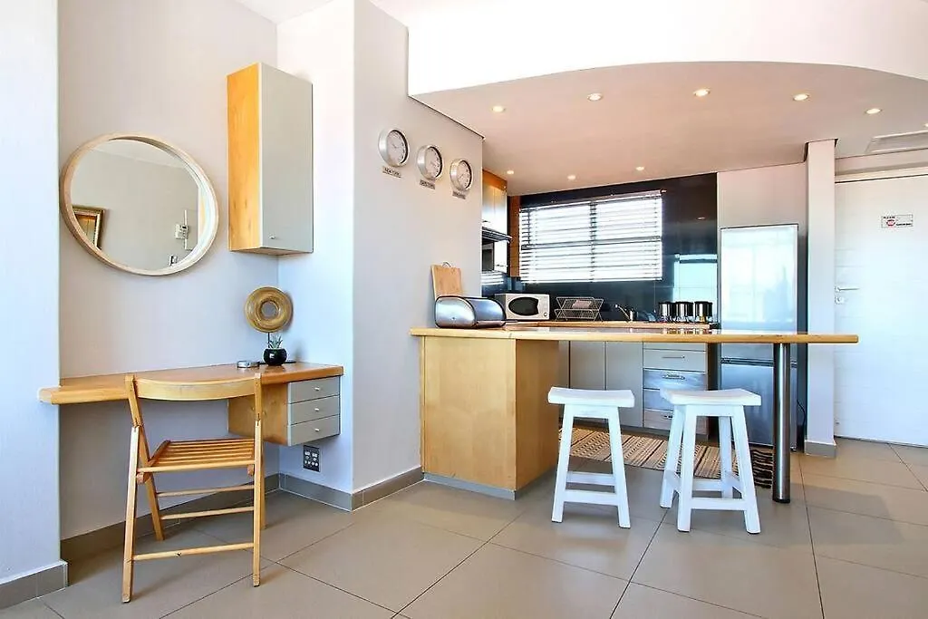 Morakani Studio 503 In Green Point. Cape Town Apartment